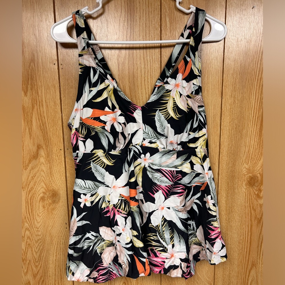 Kona Sol Womens Tankini Bathing Suit Top